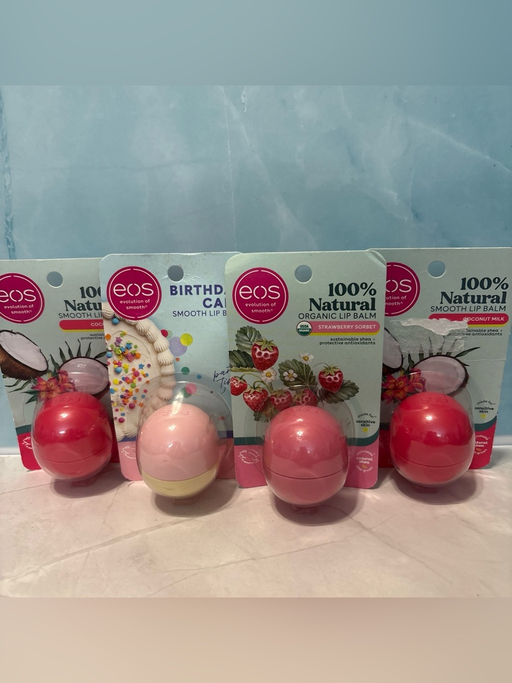eos Organic Lip Balm Ball- Lot of 4